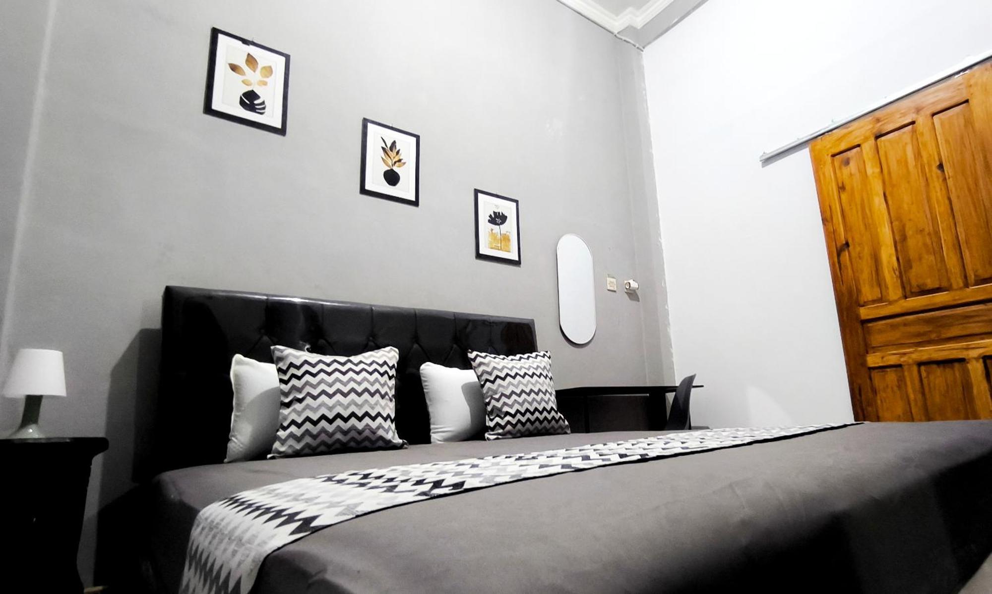 Jogja Day Inn Yogyakarta Exterior photo