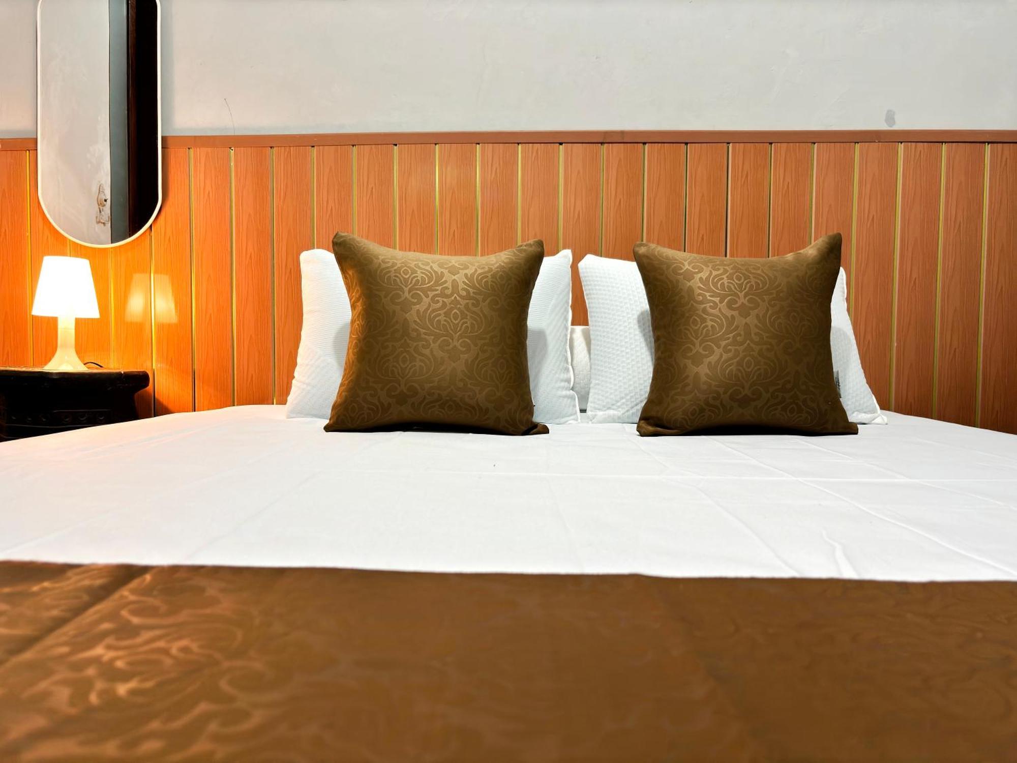 Jogja Day Inn Yogyakarta Exterior photo