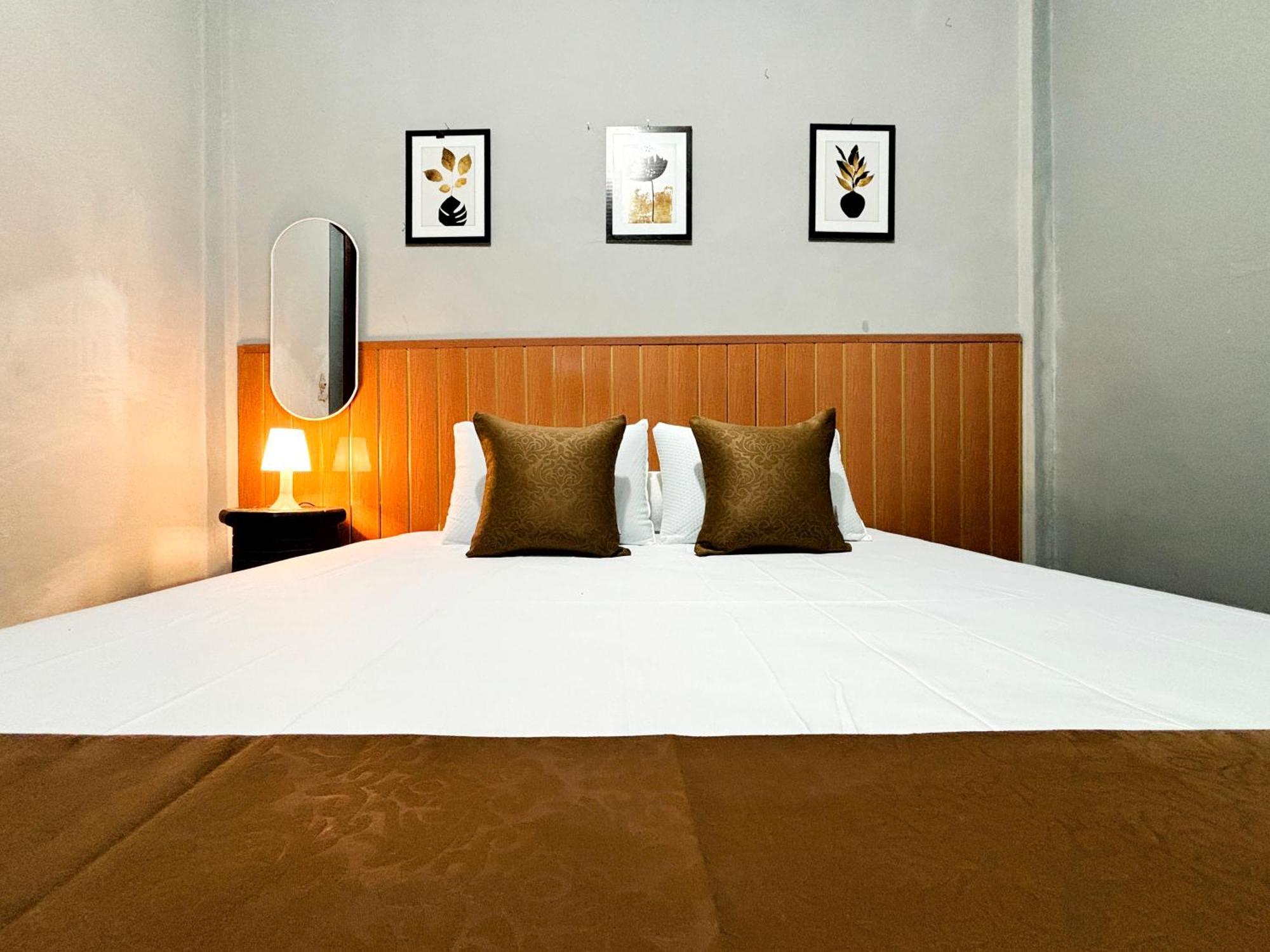 Jogja Day Inn Yogyakarta Exterior photo