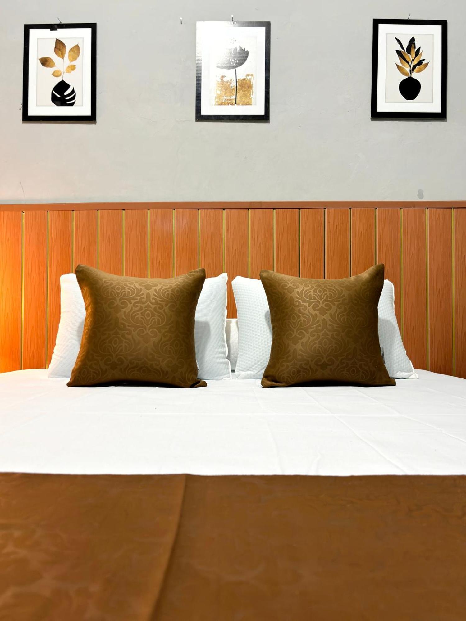Jogja Day Inn Yogyakarta Exterior photo
