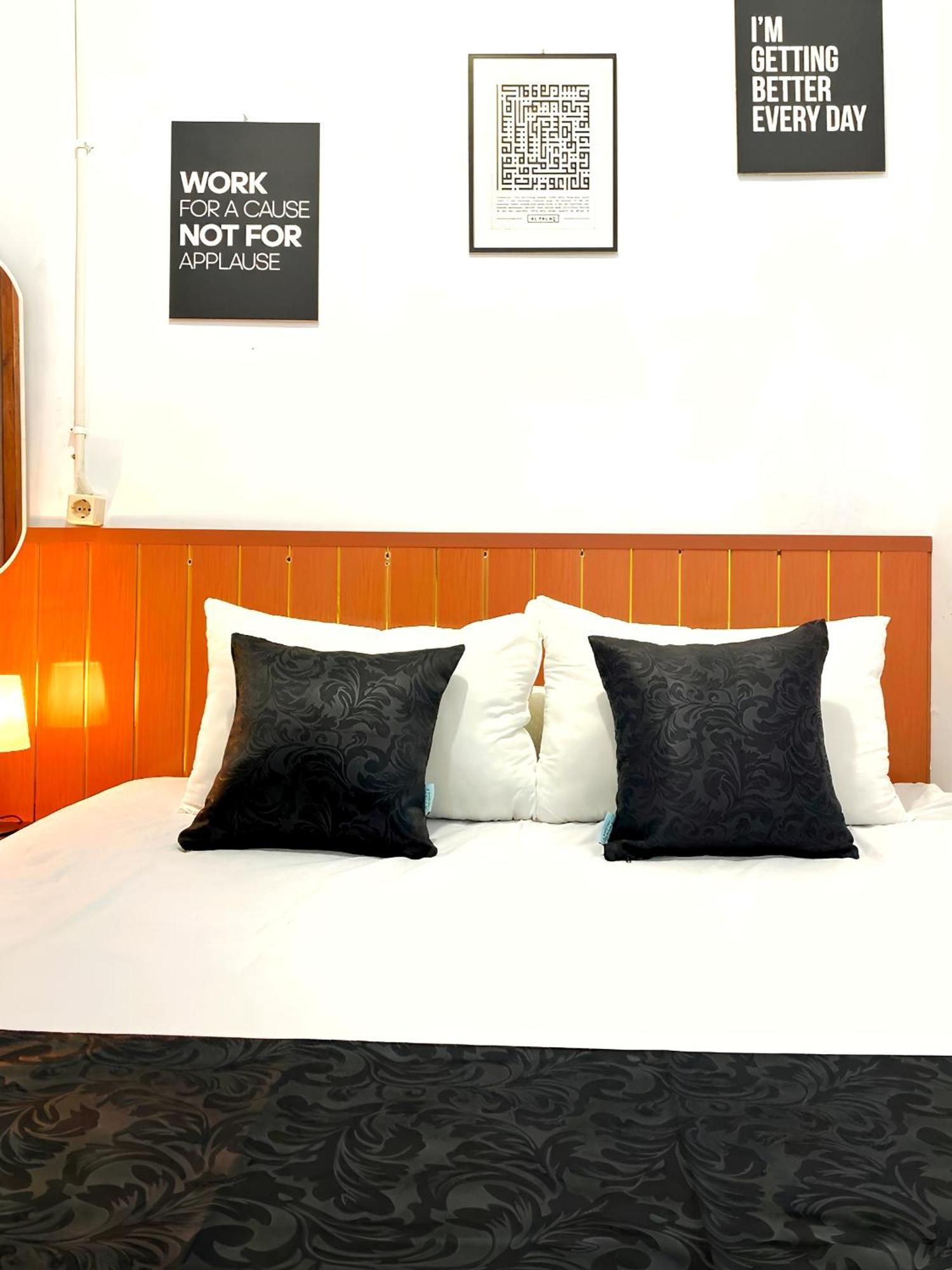 Jogja Day Inn Yogyakarta Exterior photo